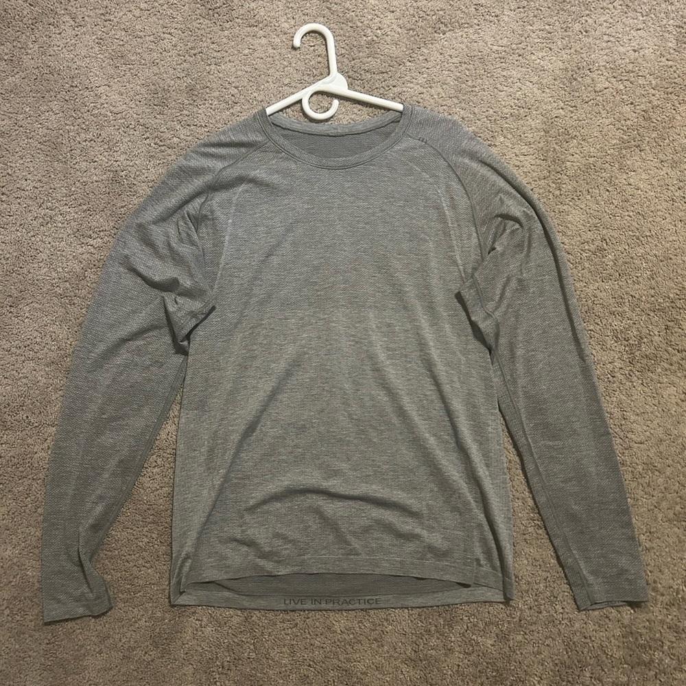 Lululemon Large Gray Long Sleeve Tee